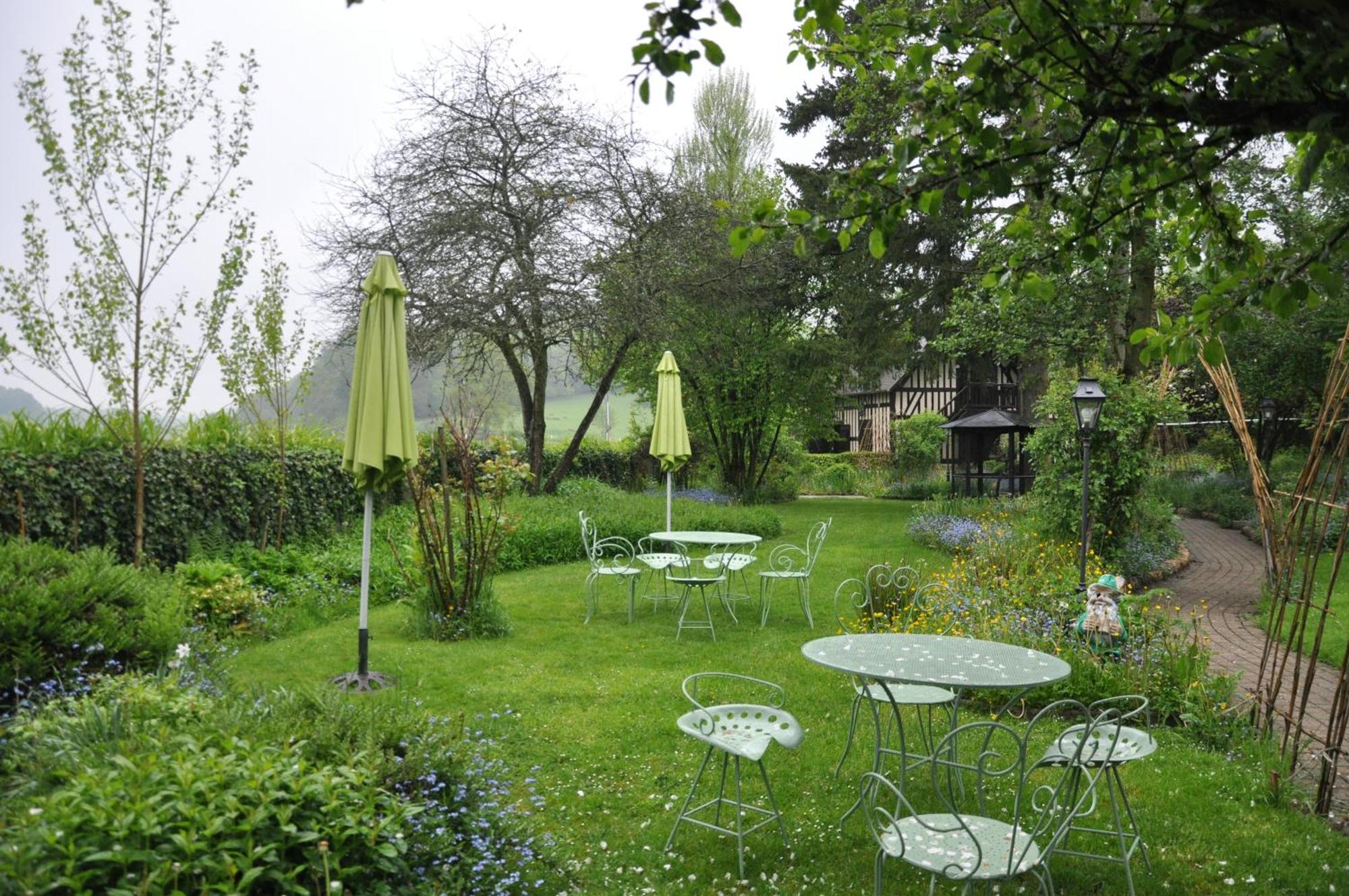 Du Val Au Cesne Guest house 3*
