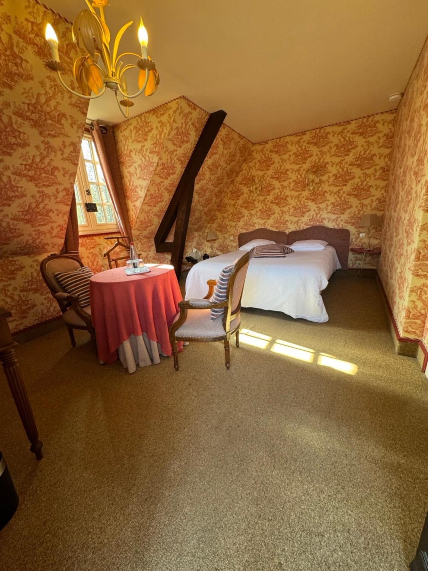 Du Val Au Cesne